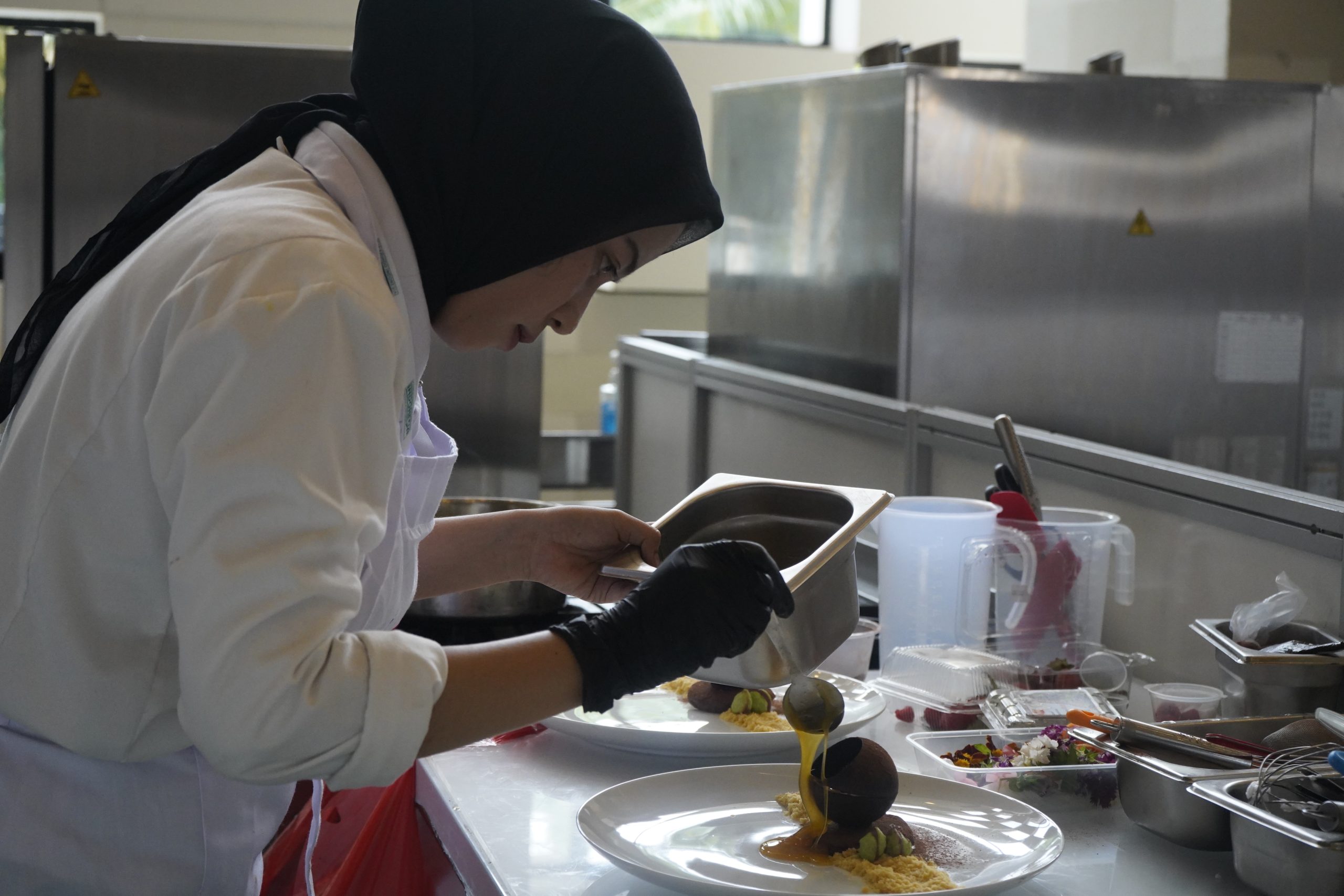 Prodi Seni Kuliner Kirimkan 6 Mahasiswa pada Bali Salon Culinaire 2024